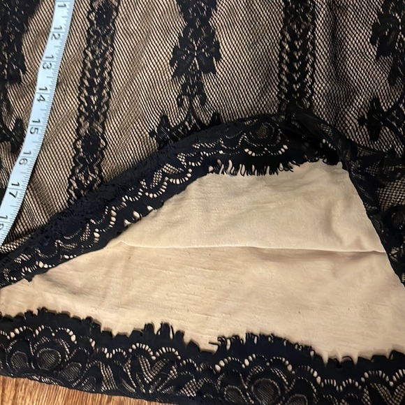 BCBGMAXAZRIA Black netting lace / nude crew neckline halter top. size Med - Picture 13 of 13